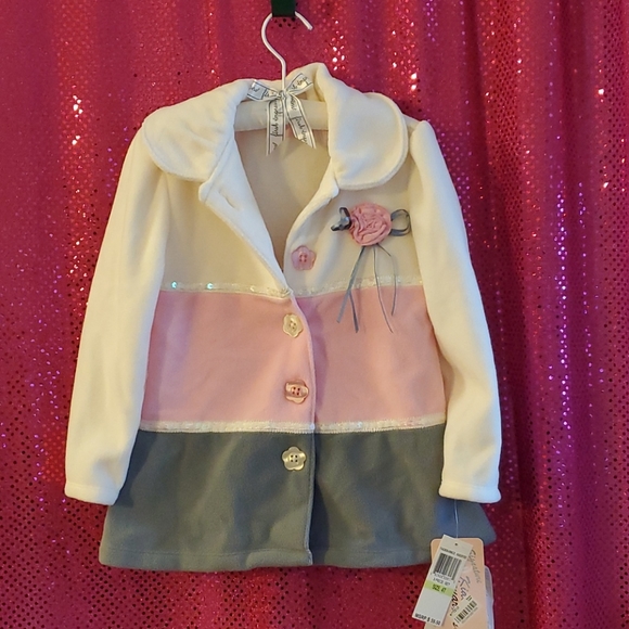 The cutest jacket - Picture 1 of 3